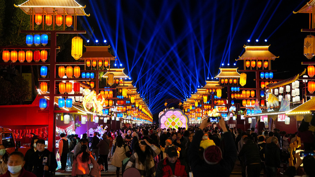 В Китае во время празднования Нового года ожидают 1,8 млн. поездок ежедневно 