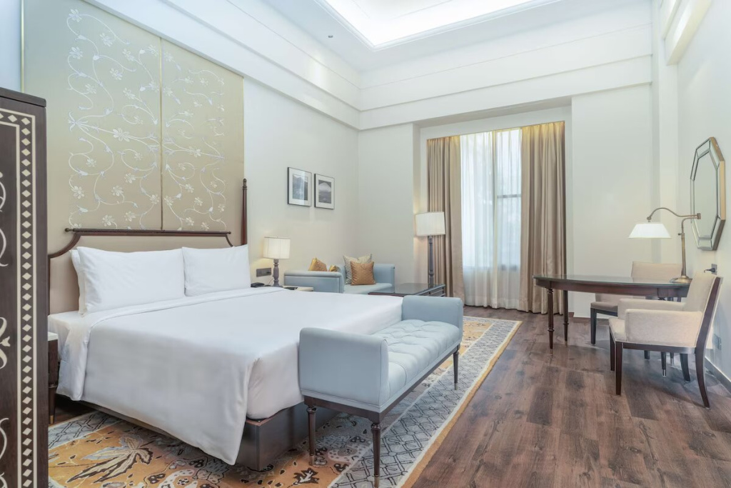 Radisson Collection Hotel & Spa, Riverfront Srinagar предлагает 212 номеров