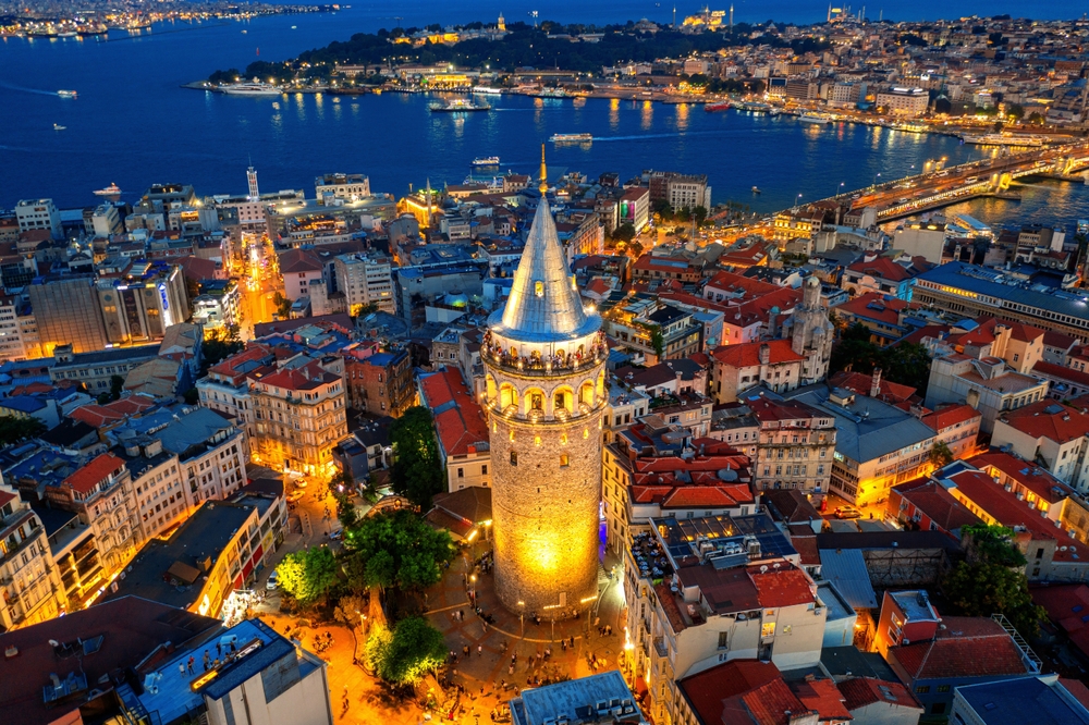 Число зарубежных гостей и доходы от туризма в 2023 году стали для Турции рекордными 
