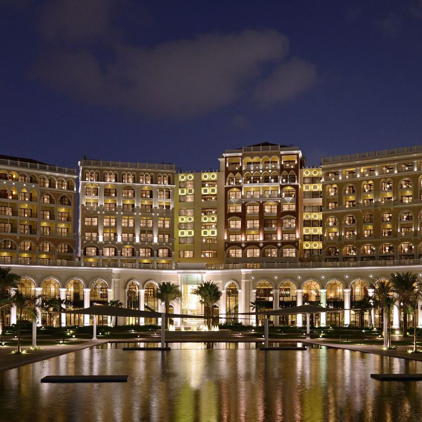 The ritz carlton abu dhabi. Ритц Карлтон Абу Даби. The Ritz Carlton Abu Dhabi, Grand canal. Ritz Carlton Abu Dhabi. The Ritz-Carlton Abu Dhabi детский клуб.