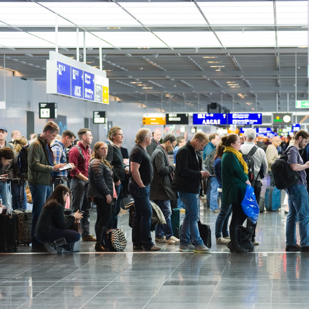 В европейских аэропортах наблюдается «хаос» из-за нехватки персонала