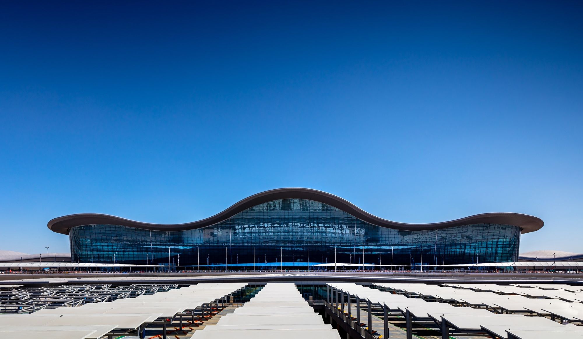 В аэропорту Абу-Даби начались масштабные испытания нового терминала