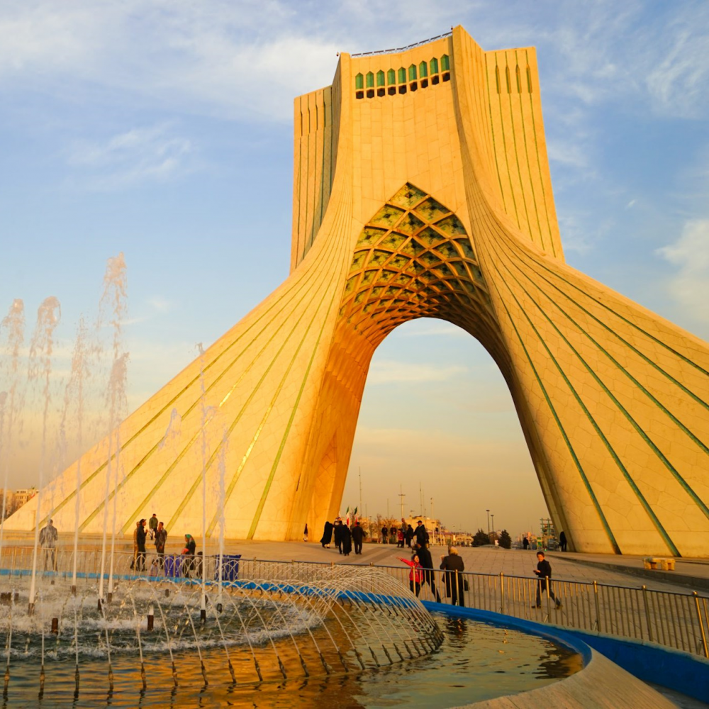 Россия и Иран введут безвизовый режим для туристических групп