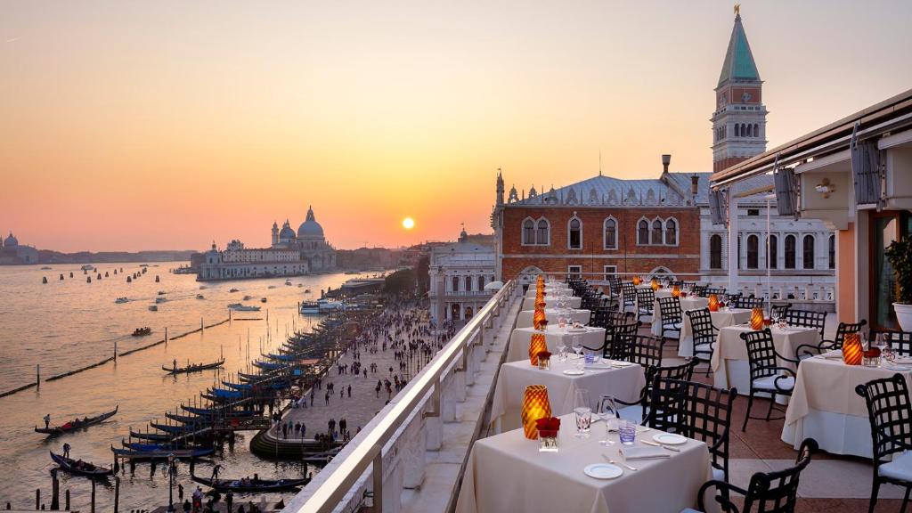 Four Seasons возьмет в управление легендарный отель Danieli в Венеции