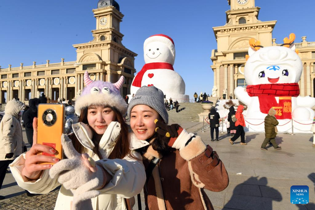 В китайском Харбине туристов ждет гигантский снеговик 