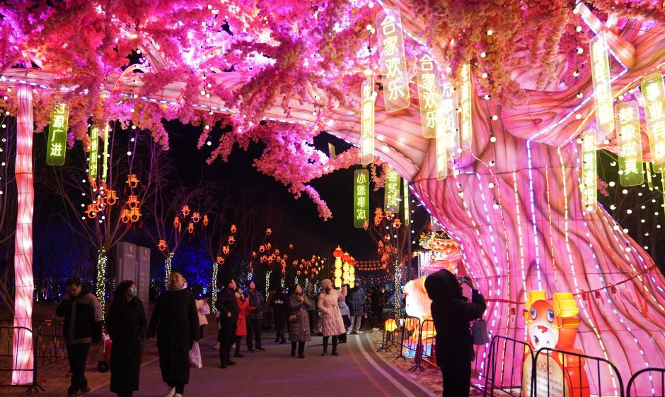 Поднебесная во время каникул по случаю Чуньцзе — праздника Весны, или Китайского Нового года — готовится к небывалому всплеску туризма